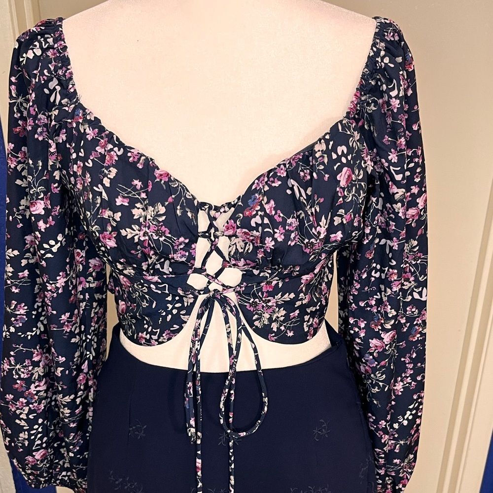 Princess Polly Long Sleeve Crop Top 
Size 6 - Picture 2 of 5